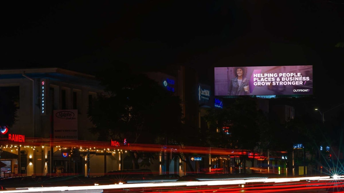 Billboard Advertising in Las Vegas 702 Pros